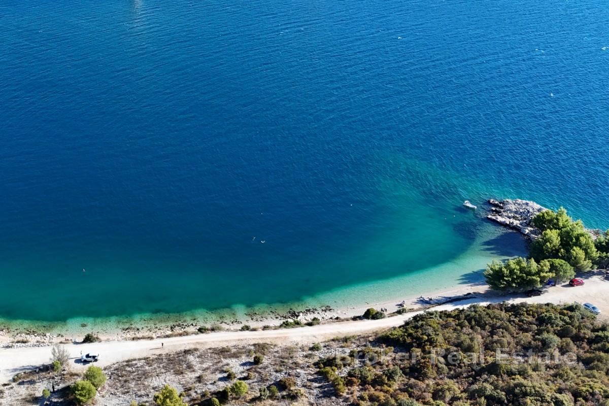 Działka nadmorska z widokiem na most Pelješac