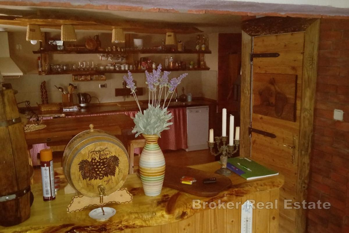 Ett vackert hus med mark