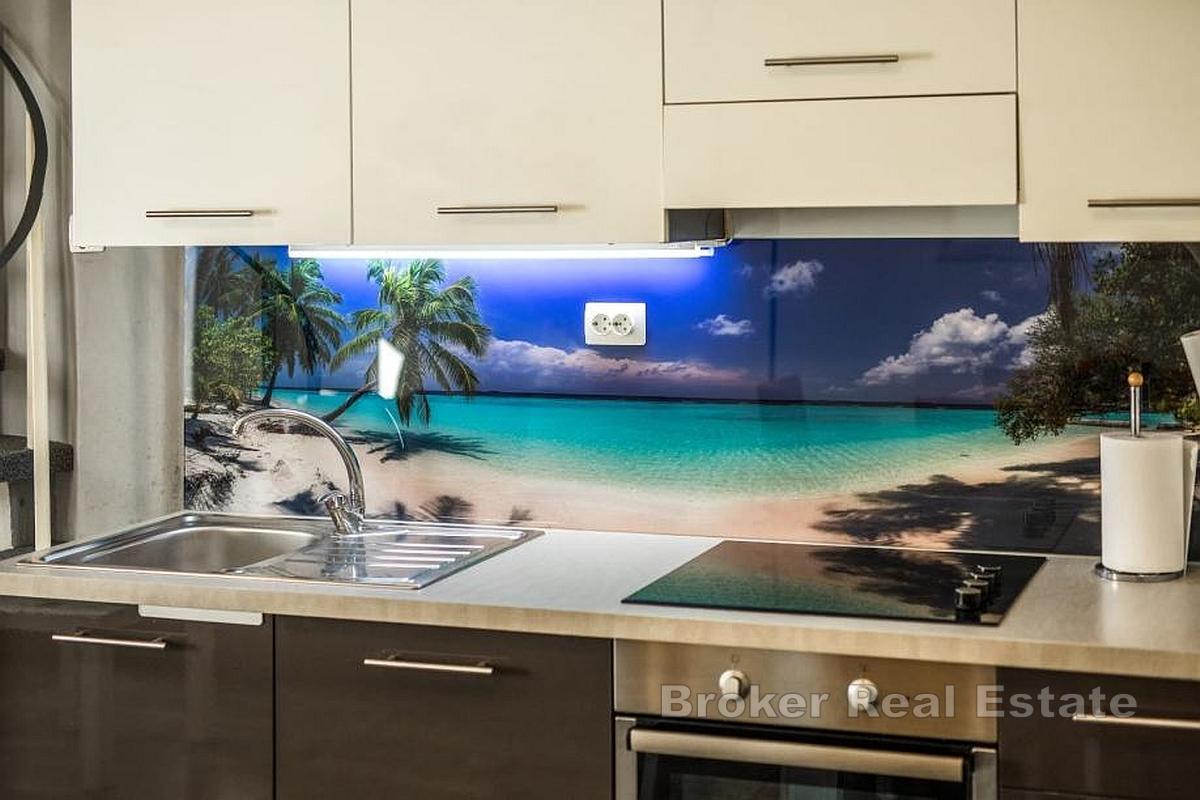 Steinhaus mit Meerblick