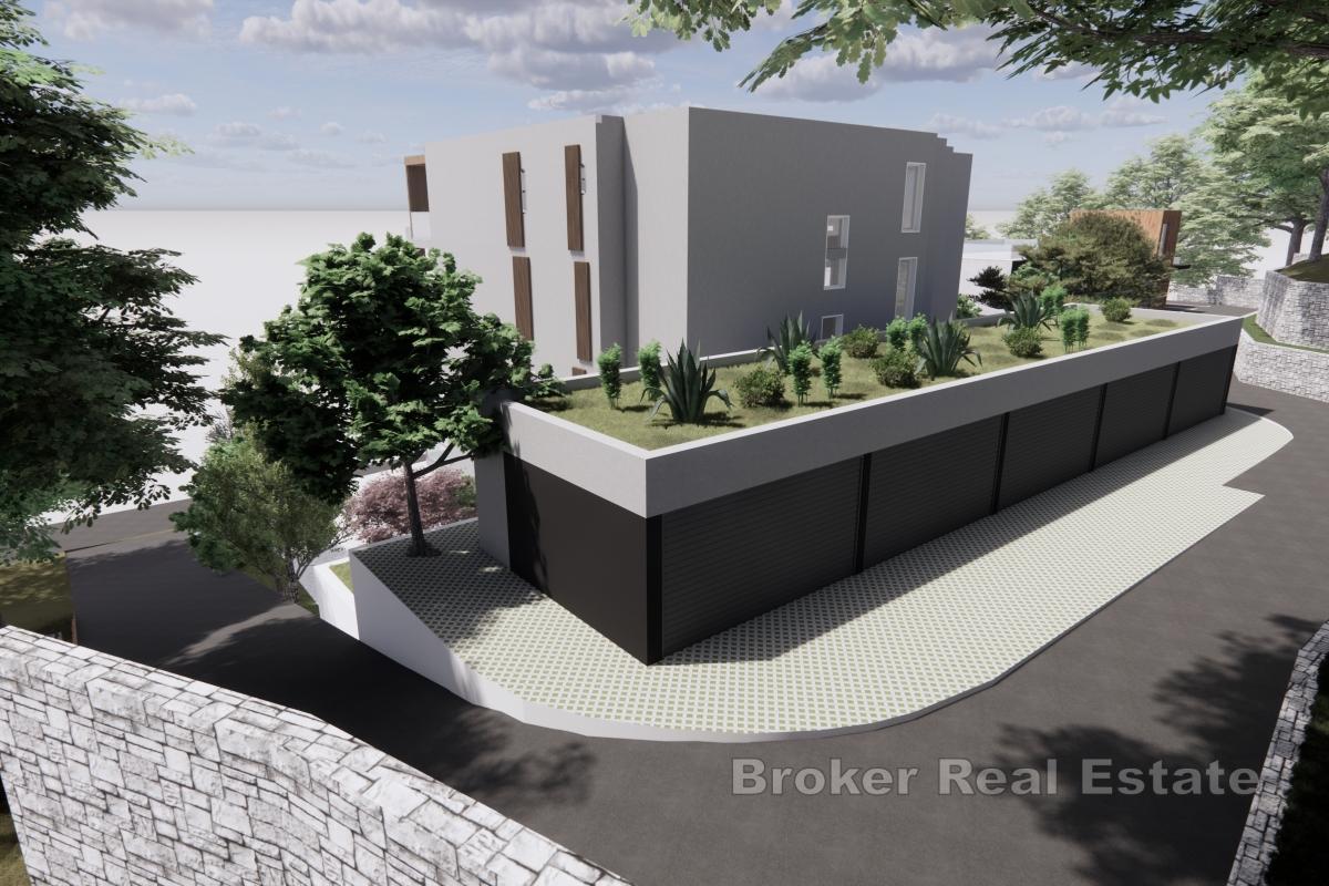 Byggnadsmark med projekt med havsutsikt