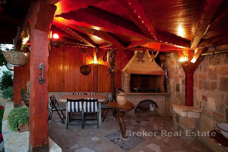 Многоквартирный дом с видом на море