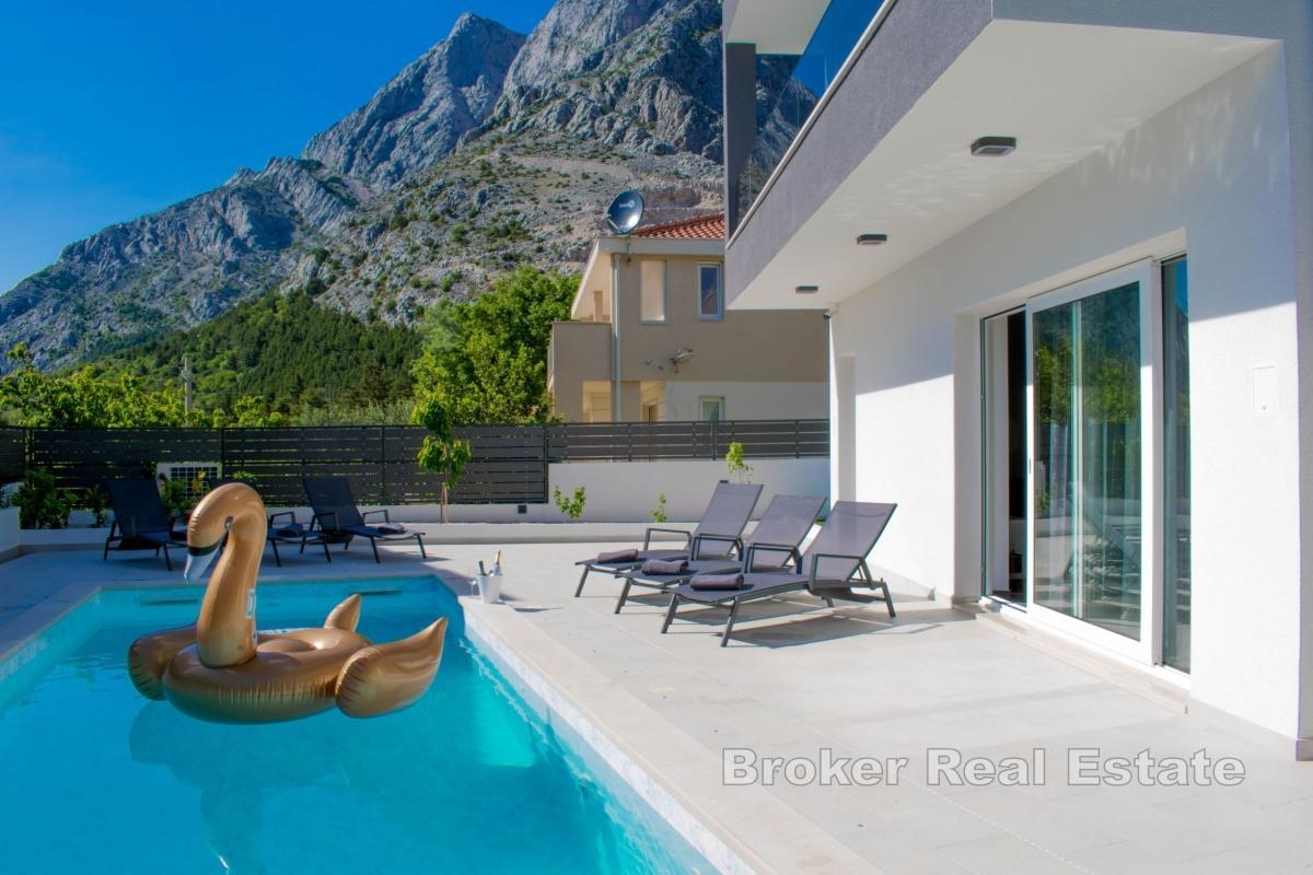 Villa avec piscine et vue mer