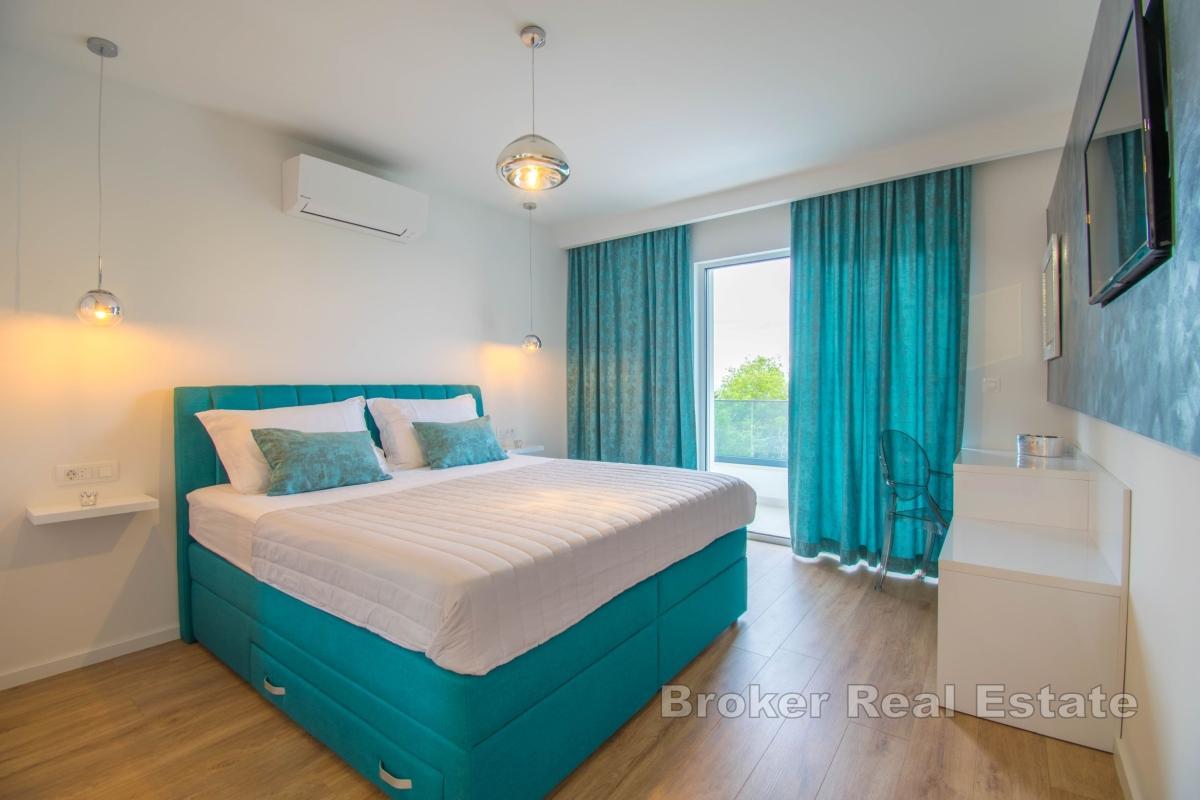 Villa avec piscine et vue mer