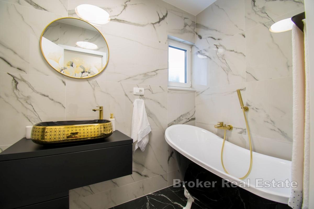 Villa avec piscine et vue mer