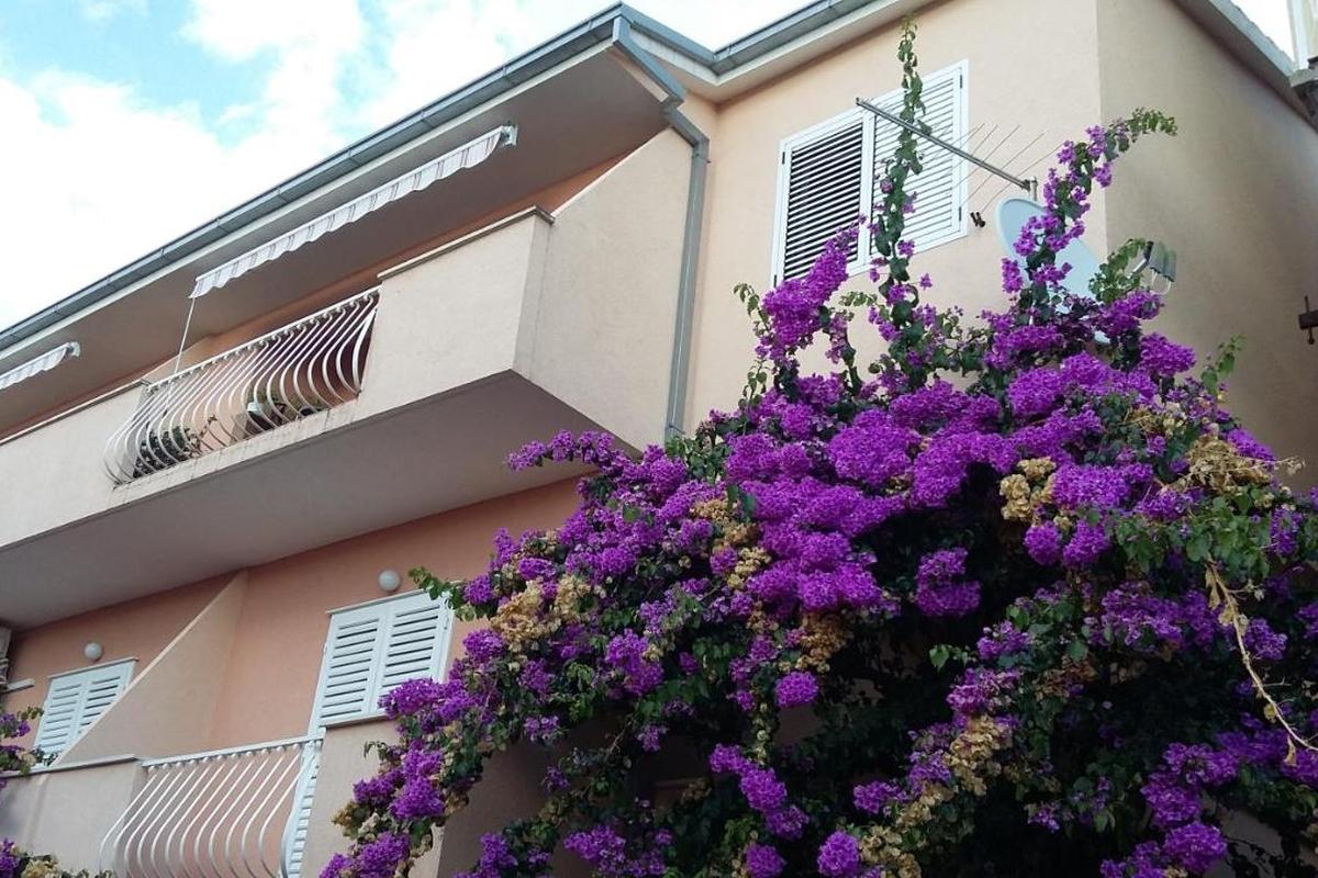 001-2052-33-Makarska-Apartment-house-with-sea-view-for-sale