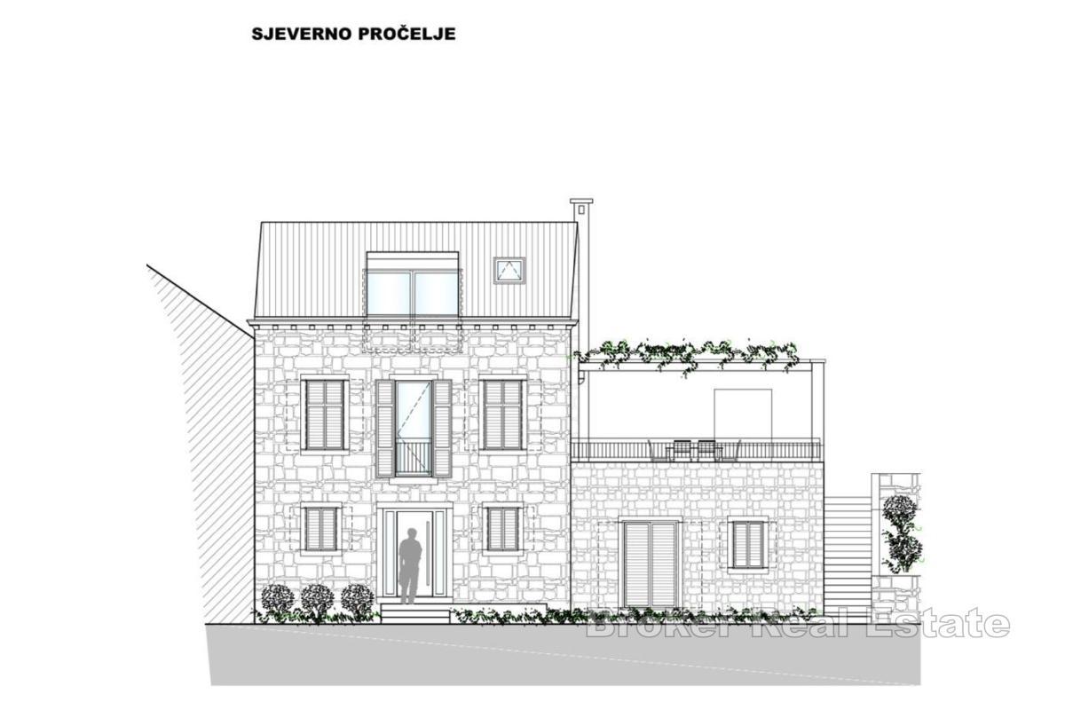 Kamena kuća prvi red do mora s građevinskim zemljištem