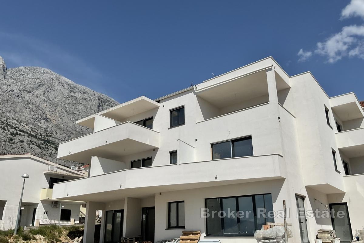 Роскошная двухуровневая квартира в новом доме с видом на море