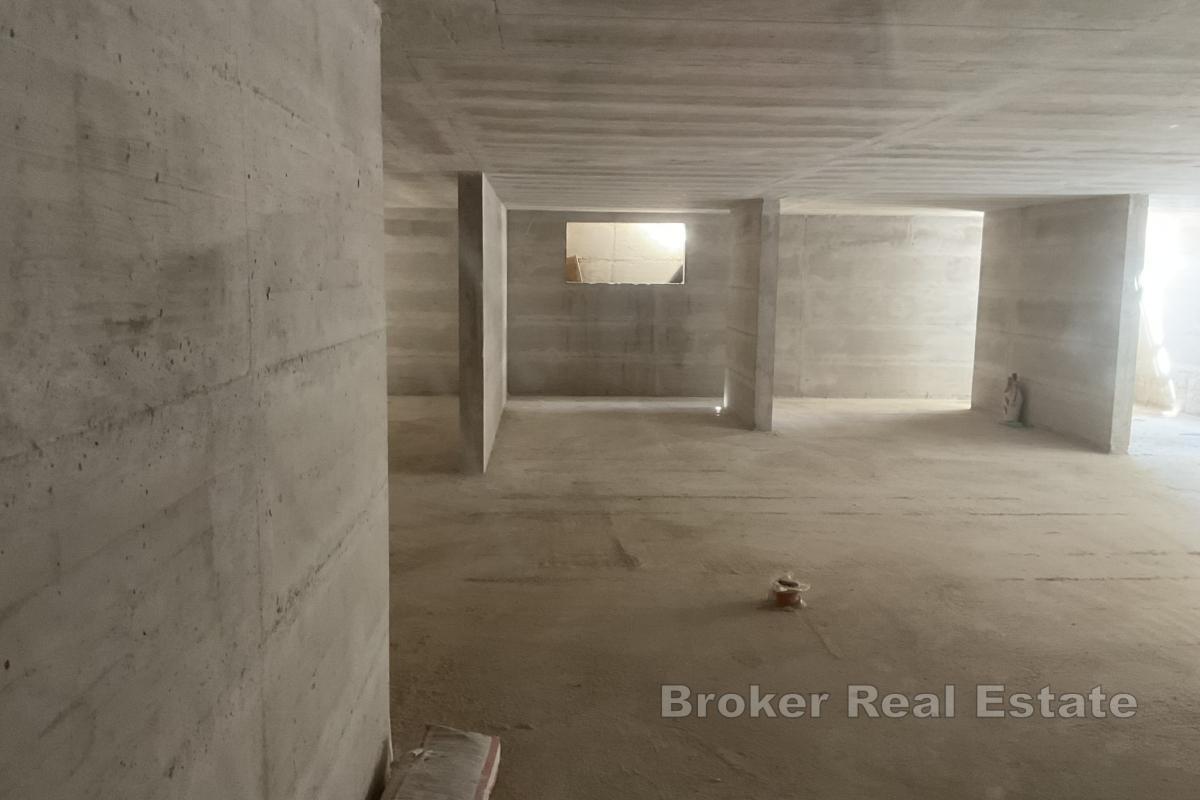 Роскошная двухуровневая квартира в новом доме с видом на море