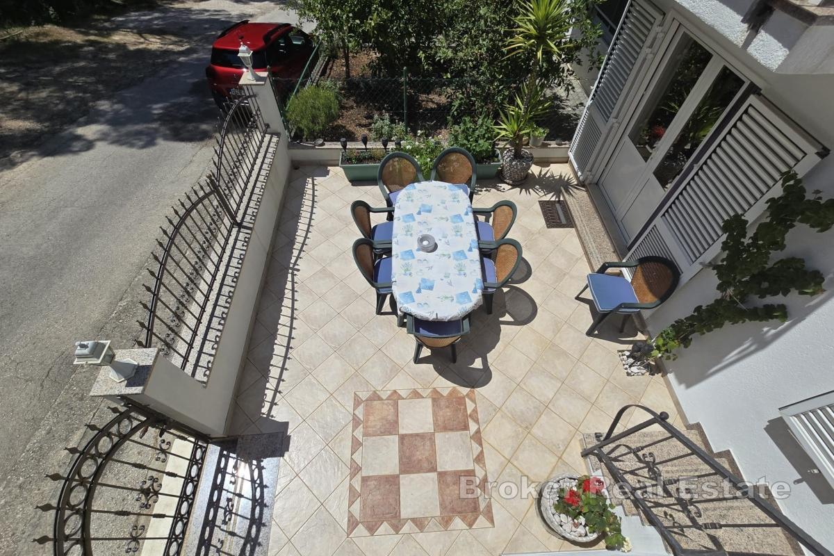 Familienhaus mit Wohnungen in Meeresnähe