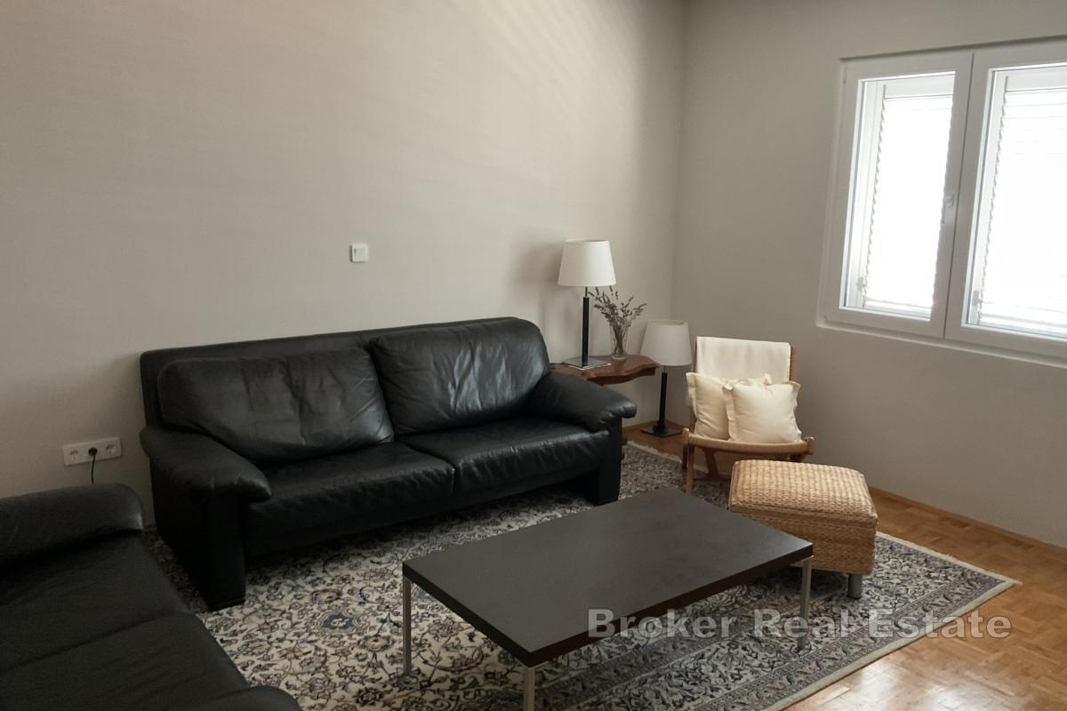 Maison familiale avec garage dans une oasis de paix