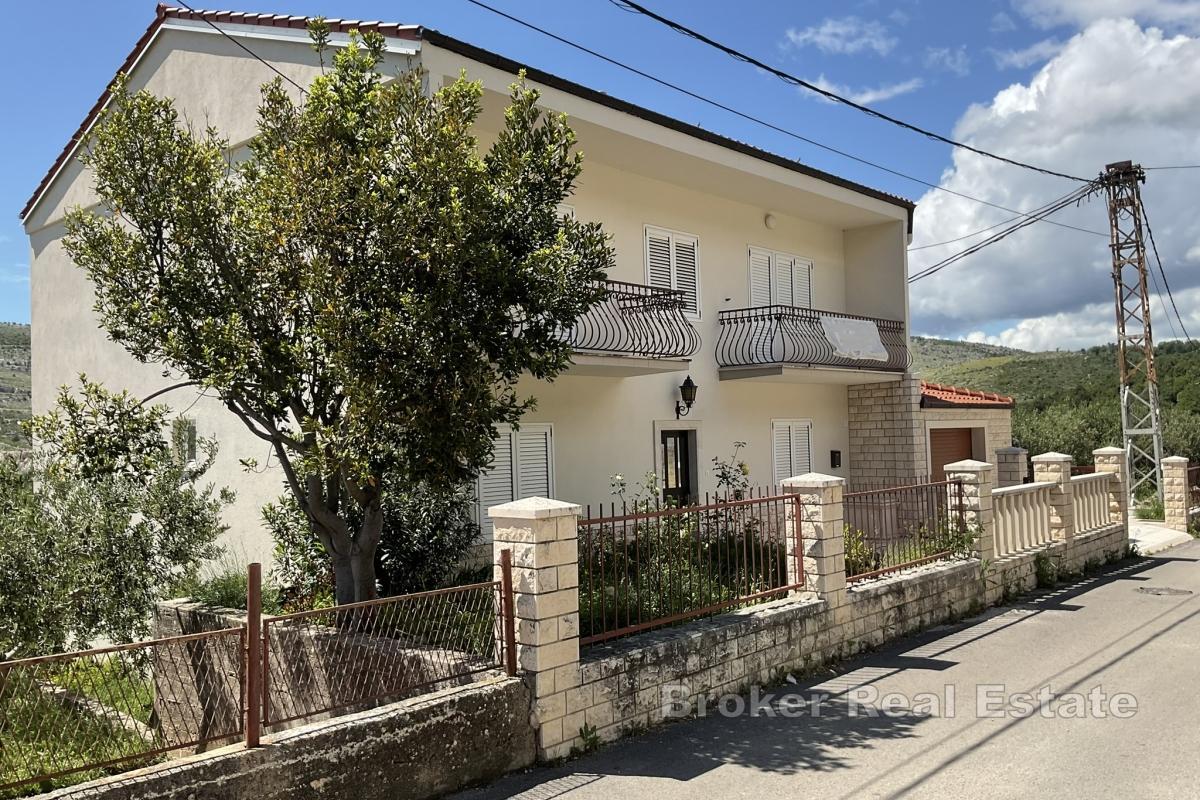 Maison familiale avec garage dans une oasis de paix