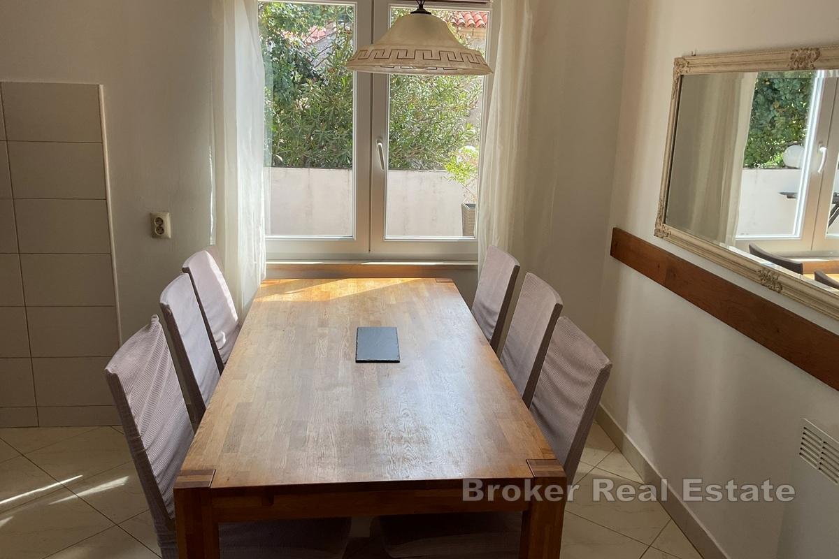 Výjimečná vila v první řadě u moře s opravdovou restaurací a vinárnou