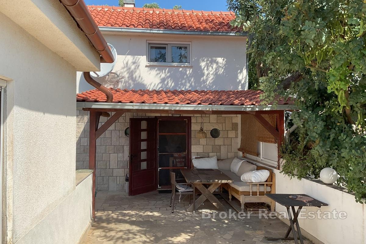 Výjimečná vila v první řadě u moře s opravdovou restaurací a vinárnou