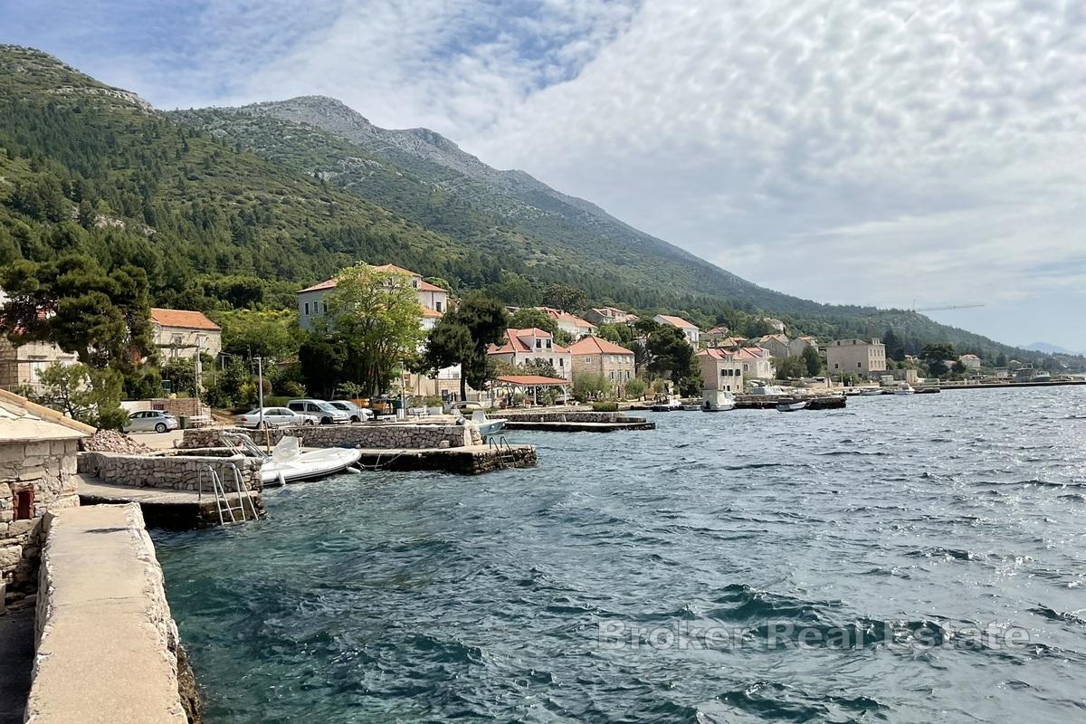 Výjimečná vila v první řadě u moře s opravdovou restaurací a vinárnou