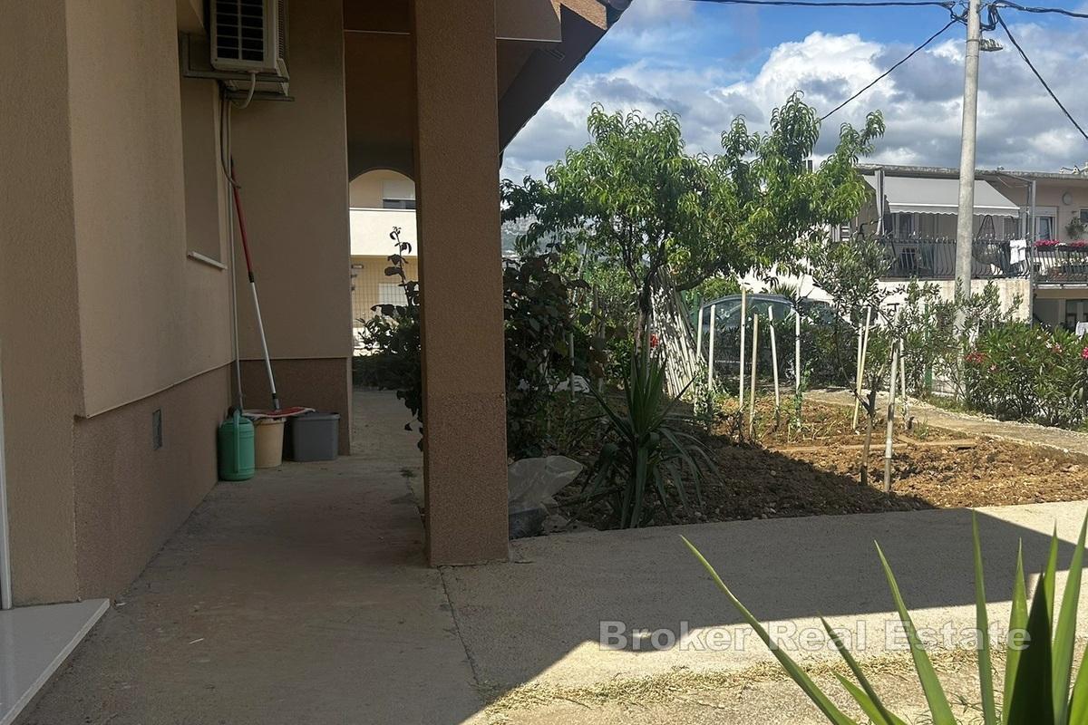 Una casa con garage e giardino in posizione strategica a Spalato