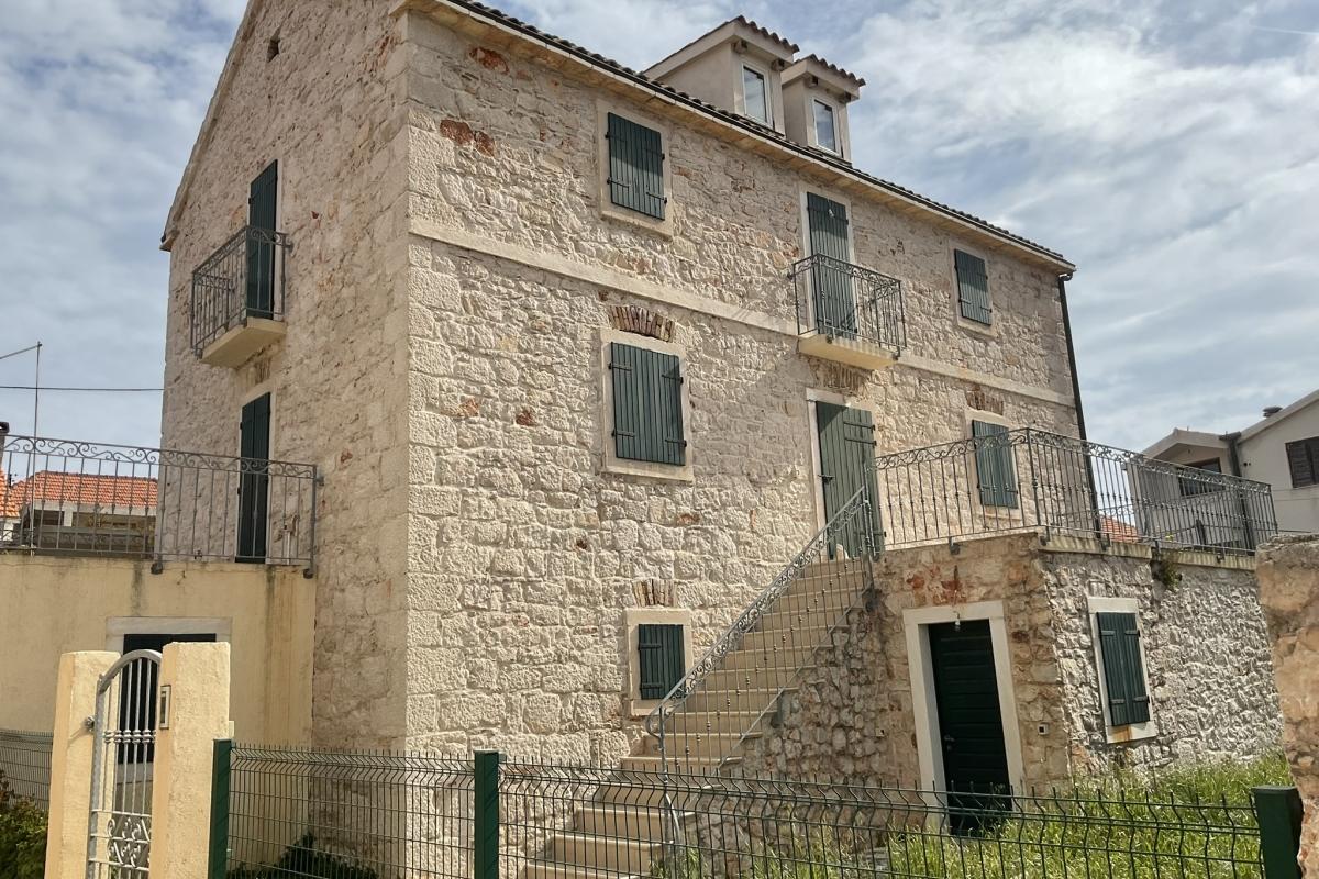 001-2052-46-Kaprije-Stone-villa-with-a-sea-view-for-sale