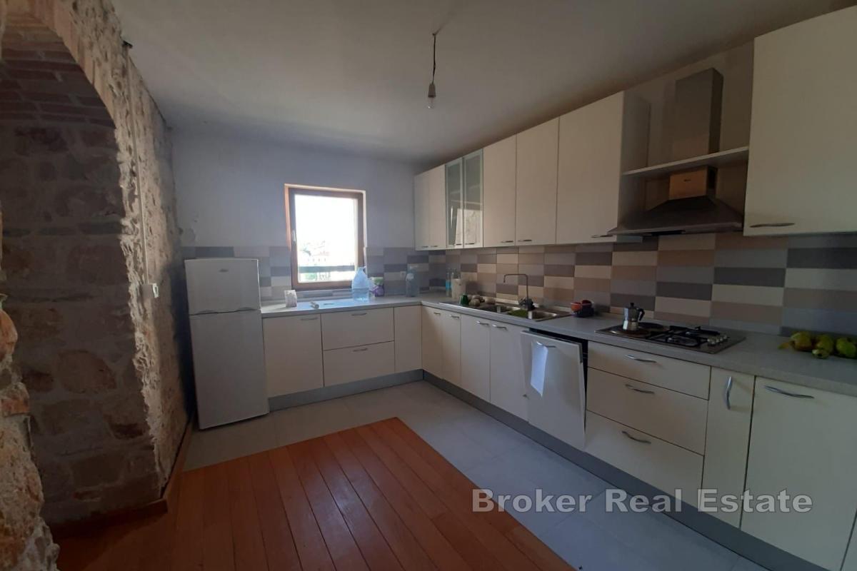 Эксклюзивная каменная вилла с панорамным видом на море