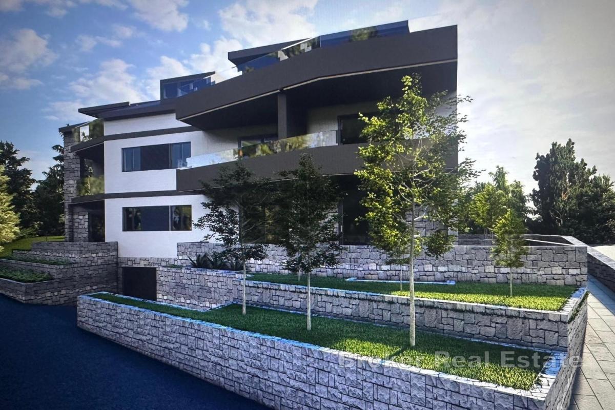 Lägenhet i nybyggd byggnad, andra raden mot havet