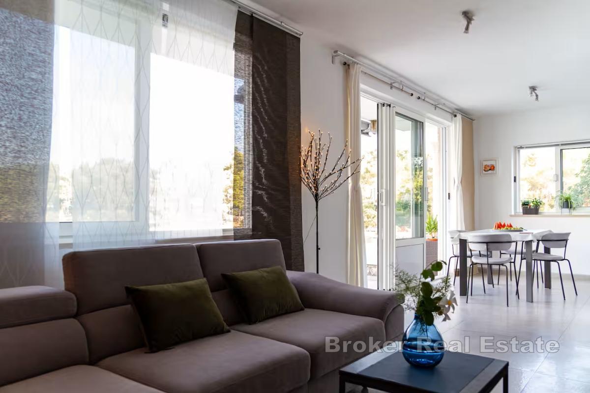 Mediterrane Steinvilla – Luxus nur wenige Schritte vom Meer entfernt