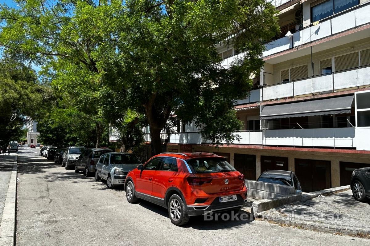 Zwei-Zimmer-Wohnung mit Balkon
