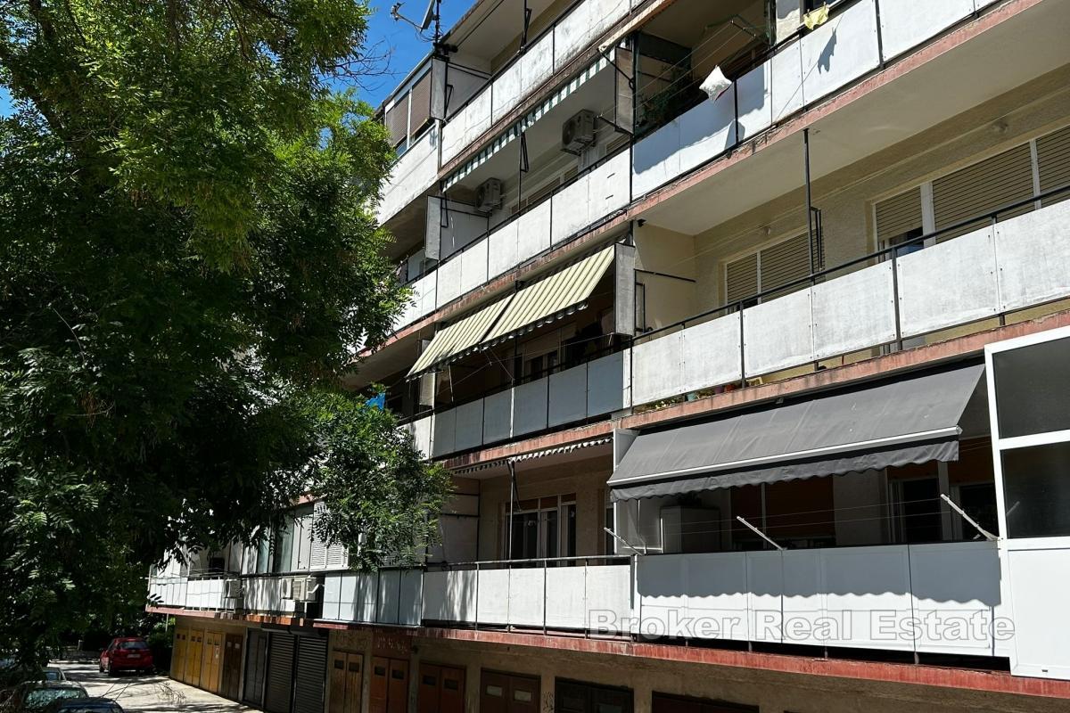 Zwei-Zimmer-Wohnung mit Balkon