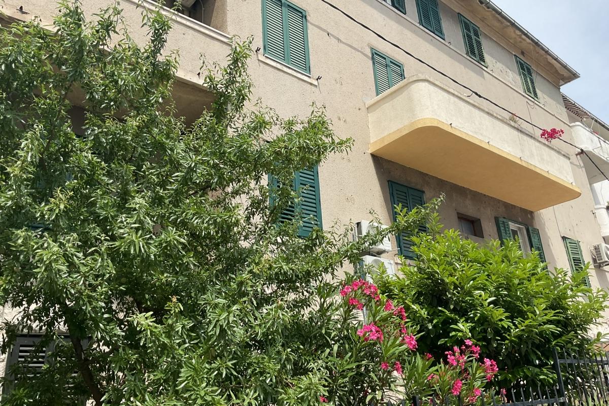 001-2052-52-Split-Gripe-Two-bedroom-apartment-near-the-sea-for-sale