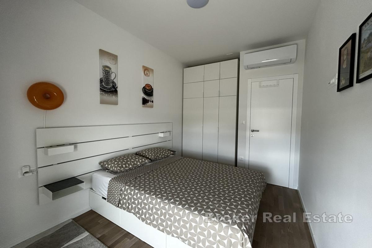 Appartement T2 moderne et récemment rénové avec terrasse et garage