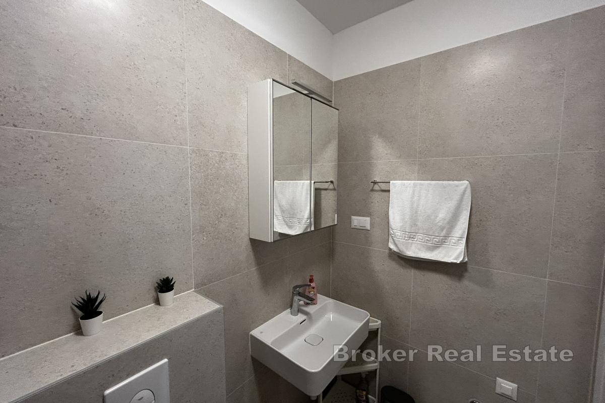 Appartement T2 moderne et récemment rénové avec terrasse et garage