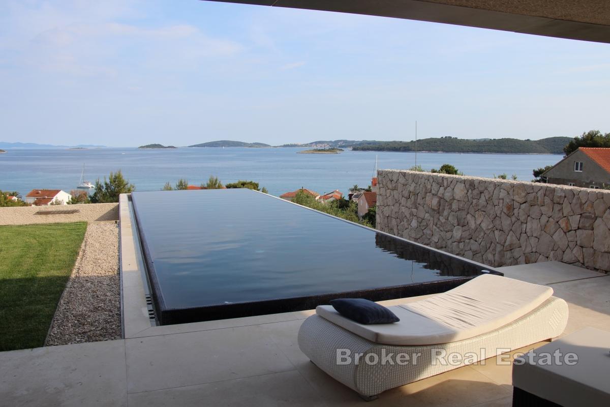 Villa de luxe avec vue sur les îles