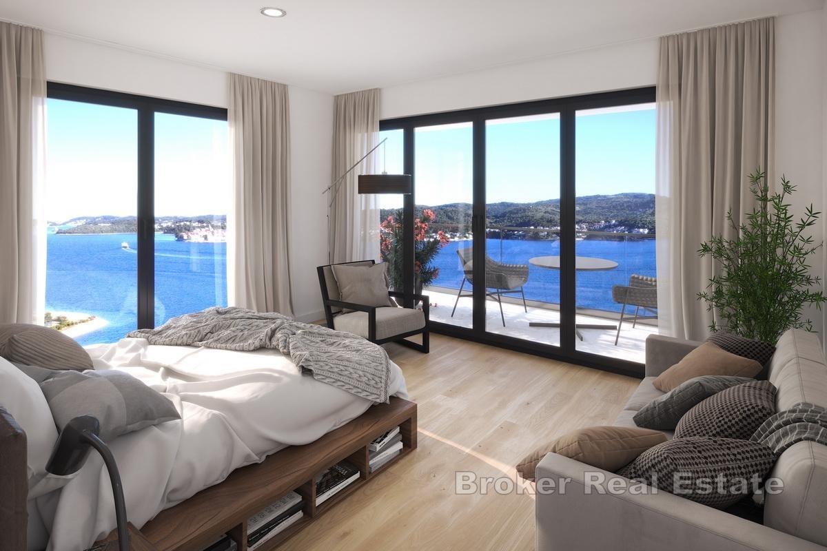 Moderne villa med basseng og havutsikt