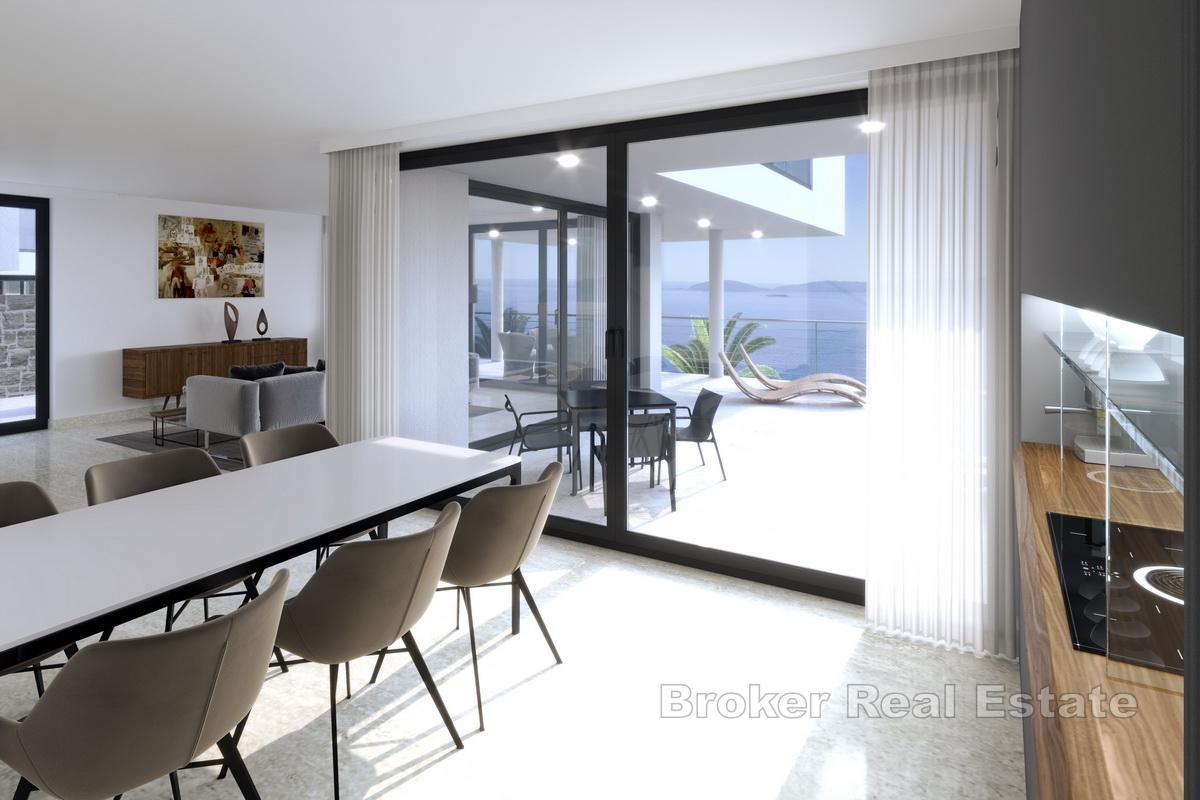 Villa mit Pool und freiem Blick aufs offene Meer