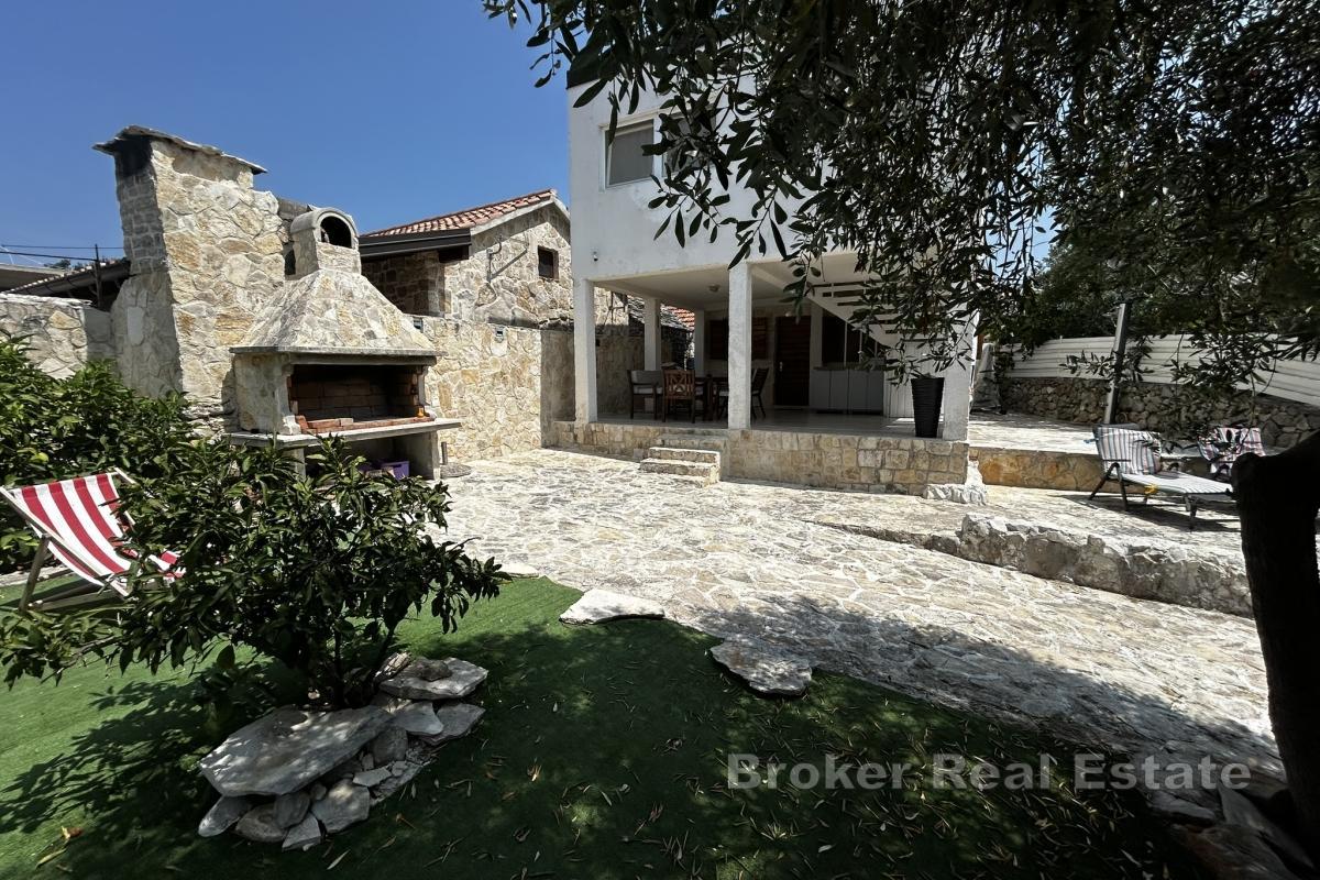 Autentisk hus i hjertet av uberørt natur