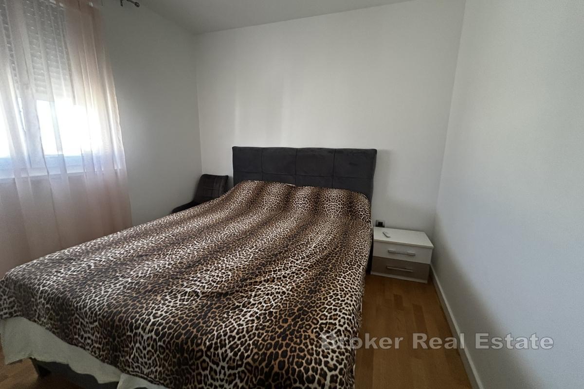 Moderne, frisch renovierte Zwei-Zimmer-Wohnung mit Balkon und Garage