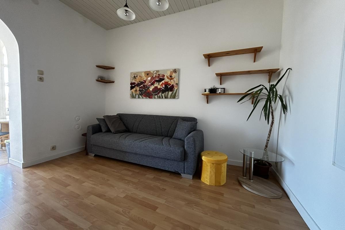 001-2052-66-Split-Center-One-bedroom-apartment-for-rent