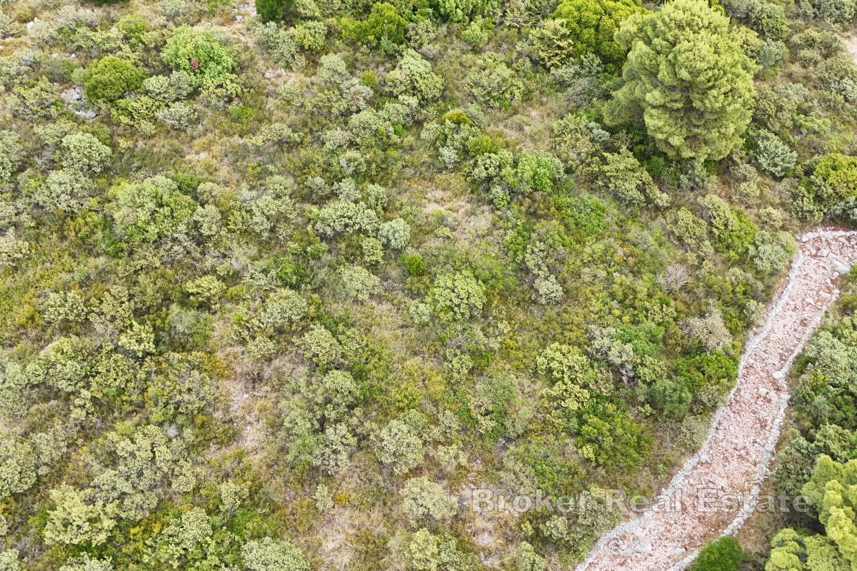 Byggnadsmark i första raden mot havet