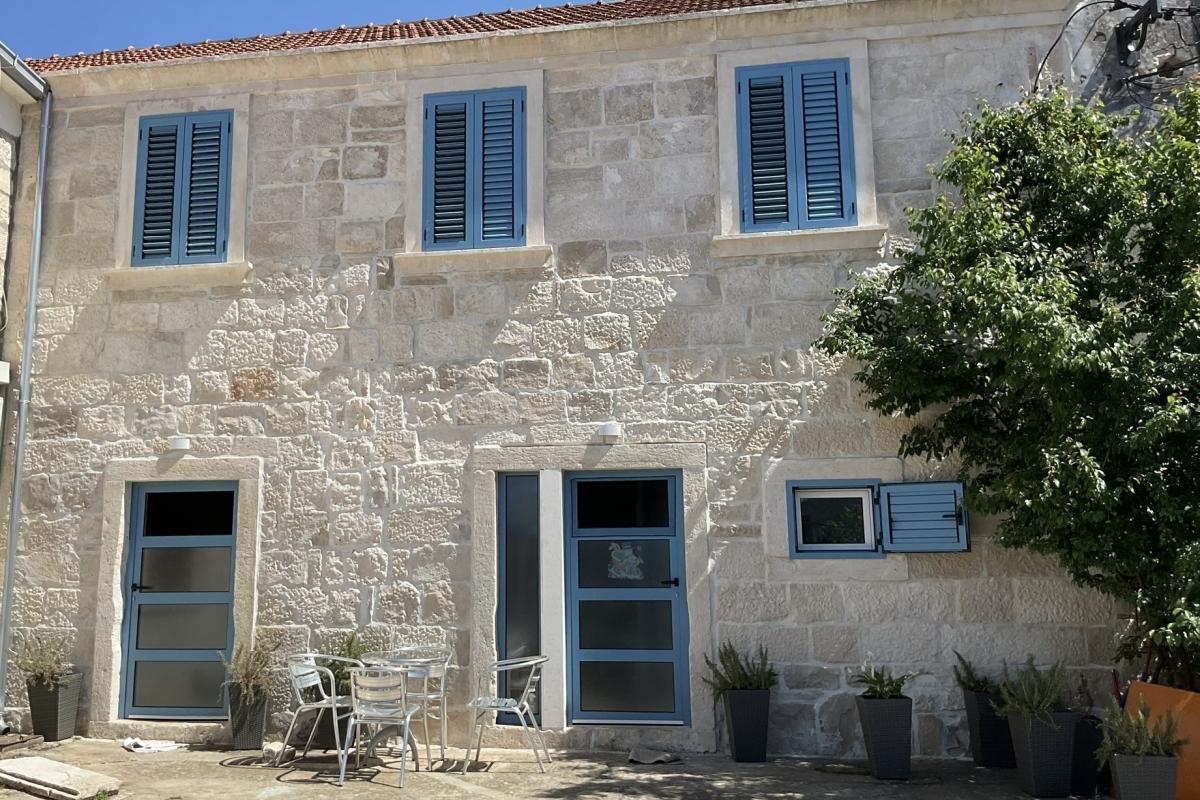 001-2052-74-Korcula-One-bedroom-apartment-in-a-stone-house-for-sale