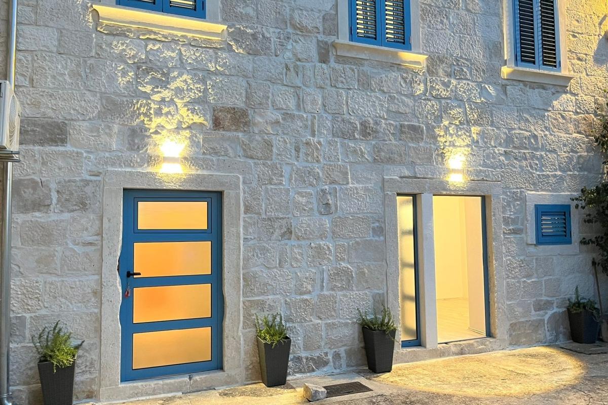 001-2052-75-Korcula-Apartment-in-a-stone-house-for-sale