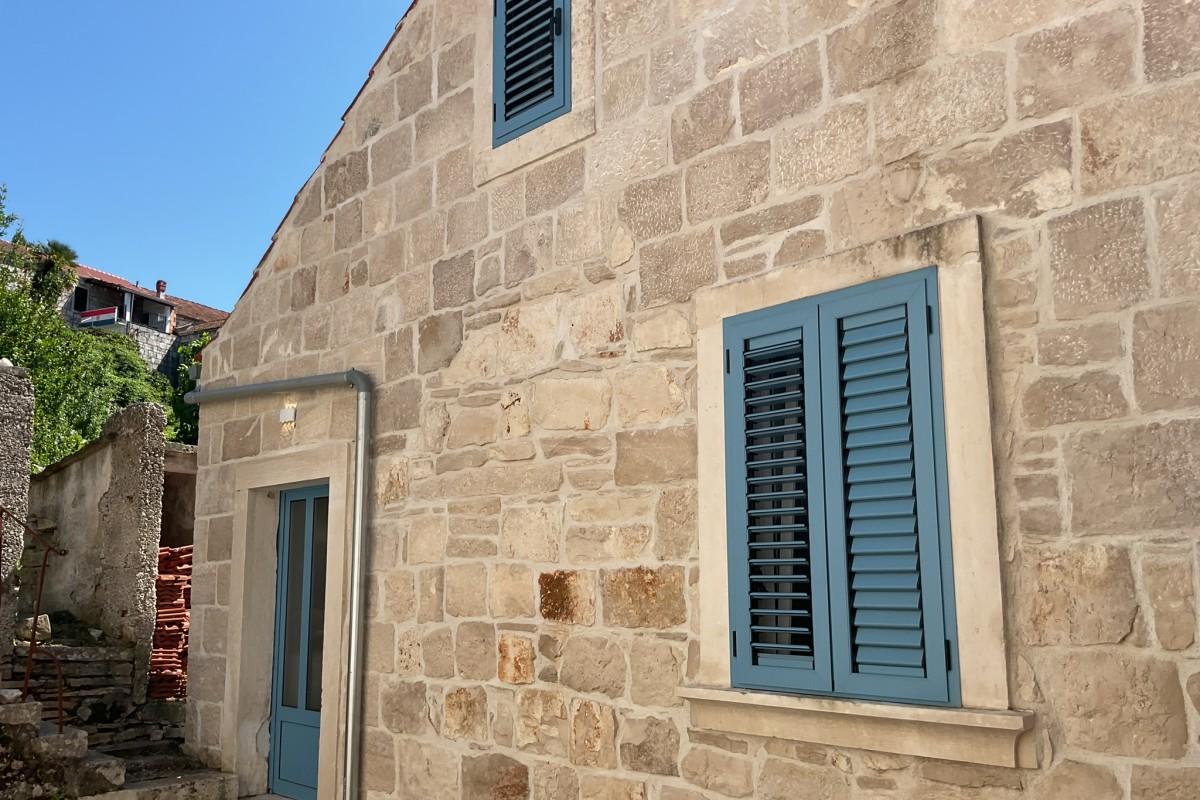 001-2052-76-Korcula-Comfortable-apartment-in-a-stone-house-for-sale