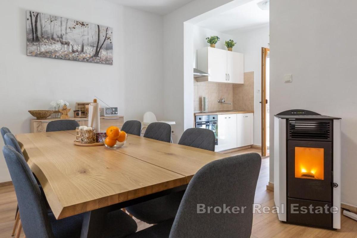 Spacieux domaine avec maisons en pierre