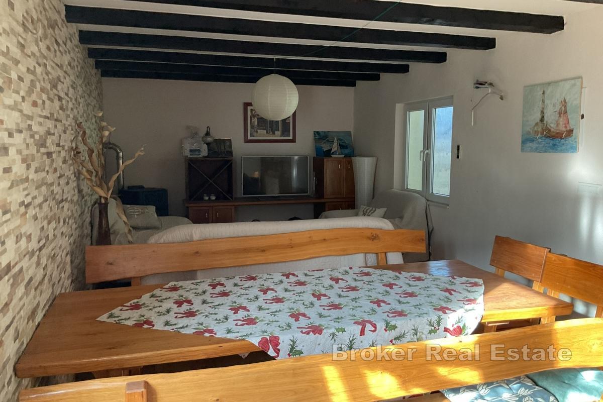 Аутентичный каменный дом на лоне природы