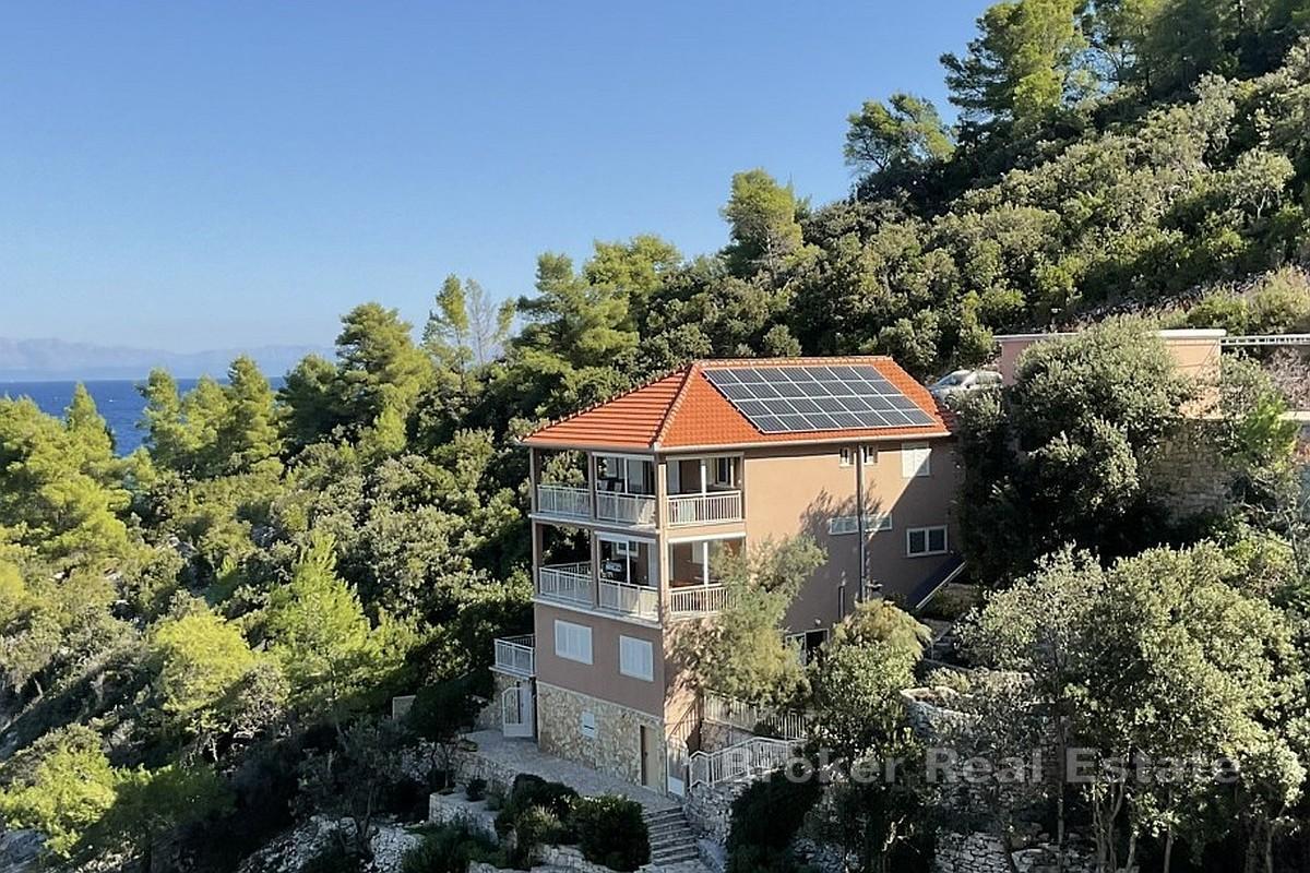Casa in prima fila sul mare
