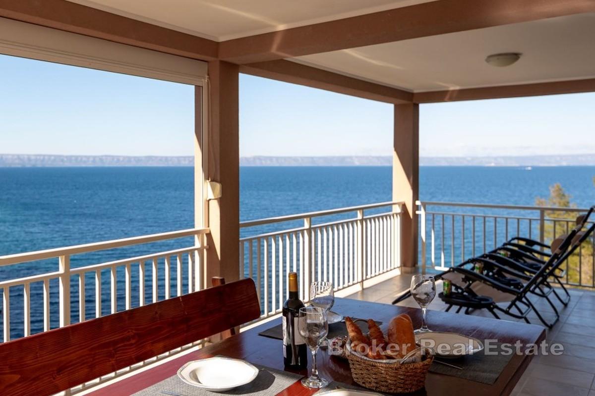 Casa in prima fila sul mare