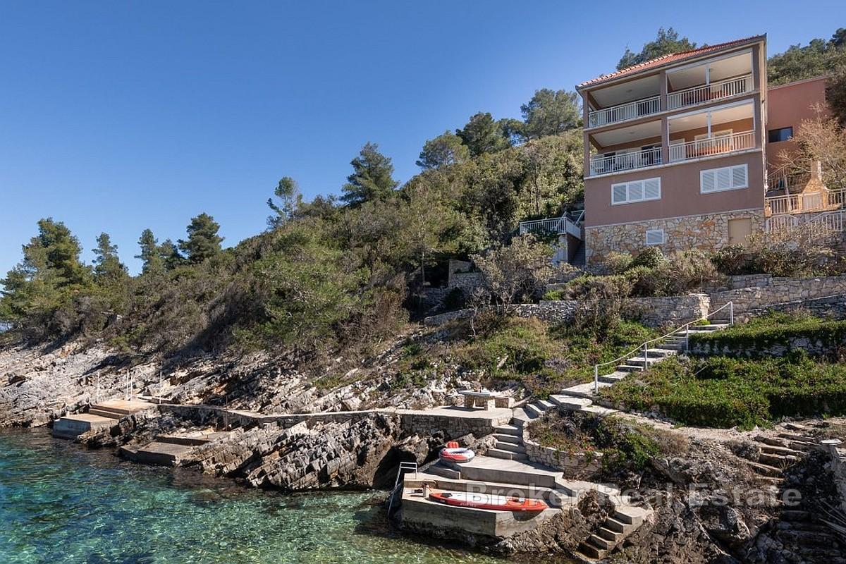 Casa in prima fila sul mare