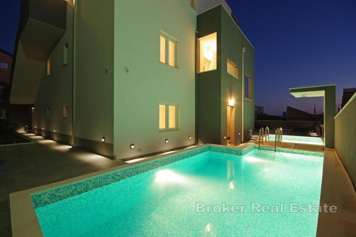 Trerumslägenhet i centrum