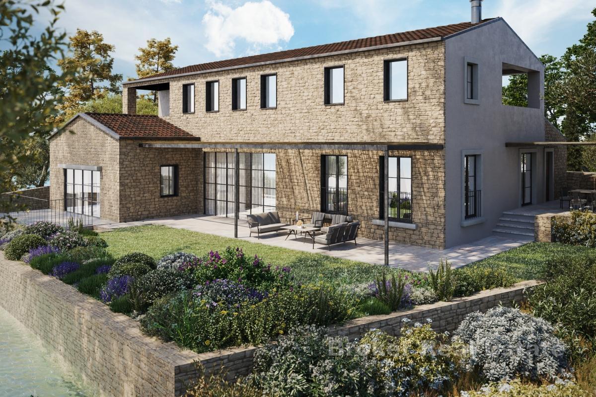 Villa in pietra con piscina