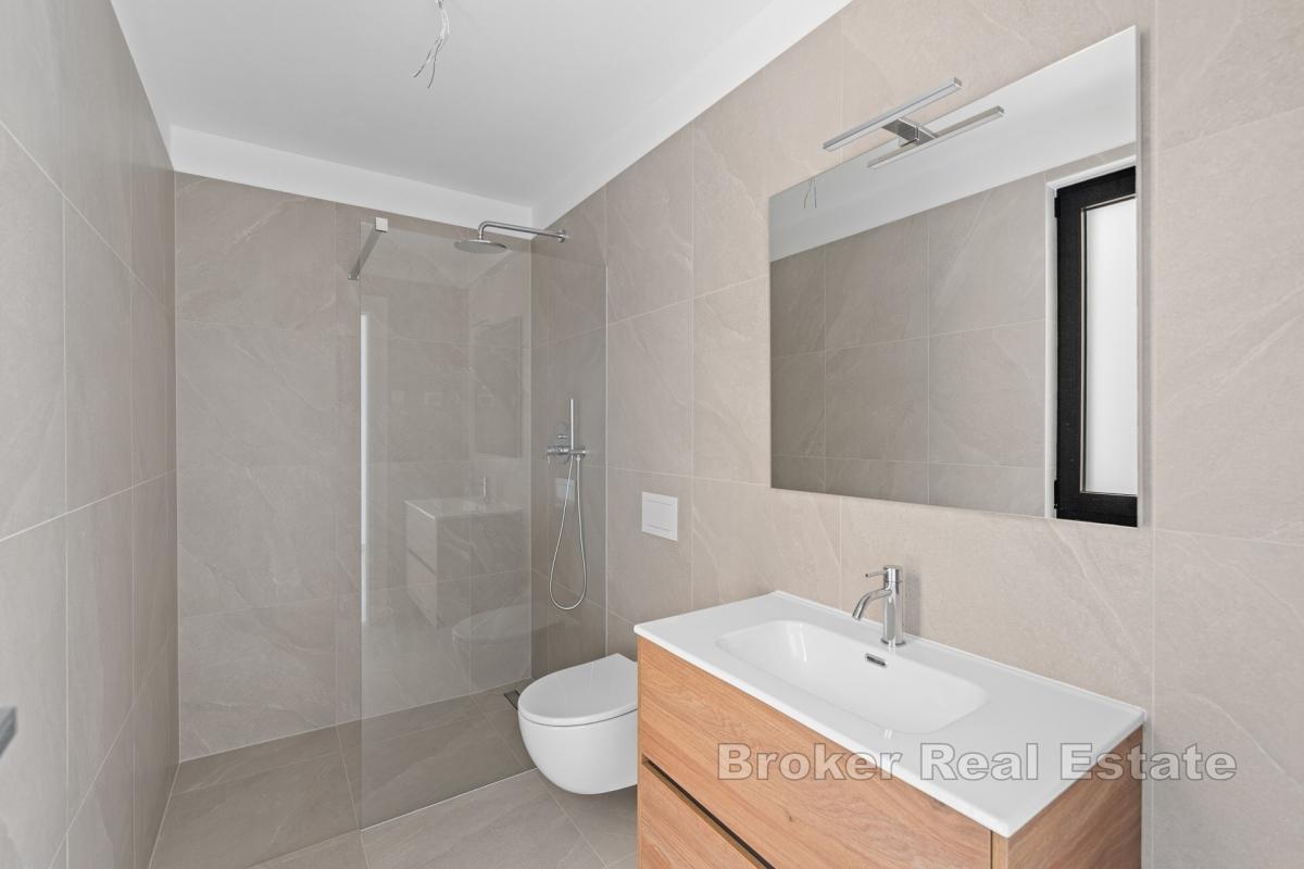 Spacieux appartement avec terrasse et vue mer