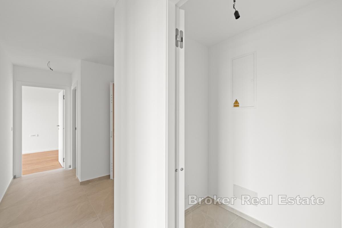 Красивая квартира с большим садом и видом на море