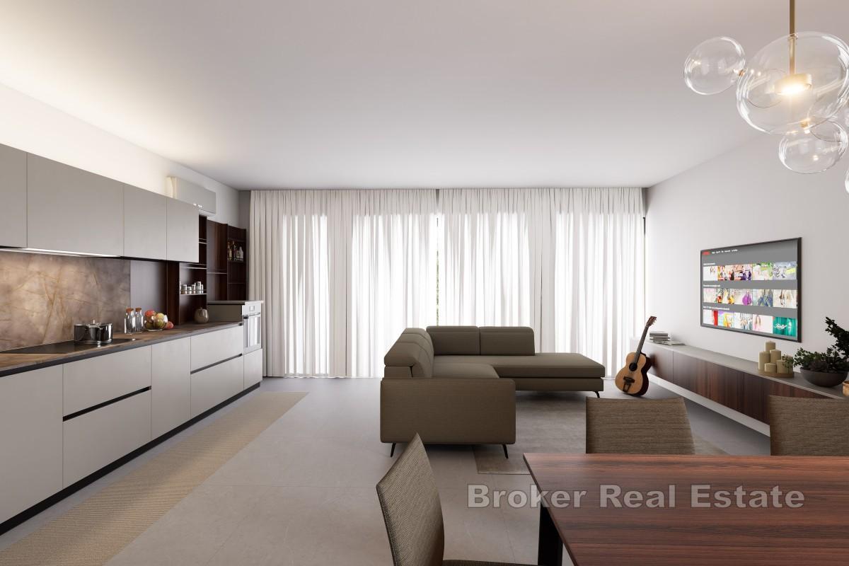 Luxusní apartmán s prostornou zahradou a výhledem na moře