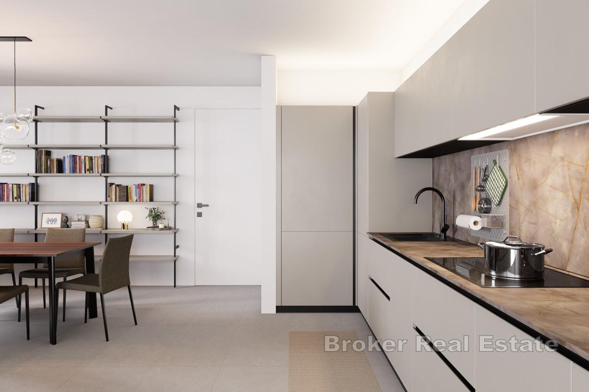 Luxusní apartmán s prostornou zahradou a výhledem na moře