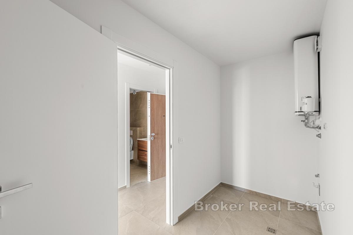 Luxusní apartmán s prostornou zahradou a výhledem na moře